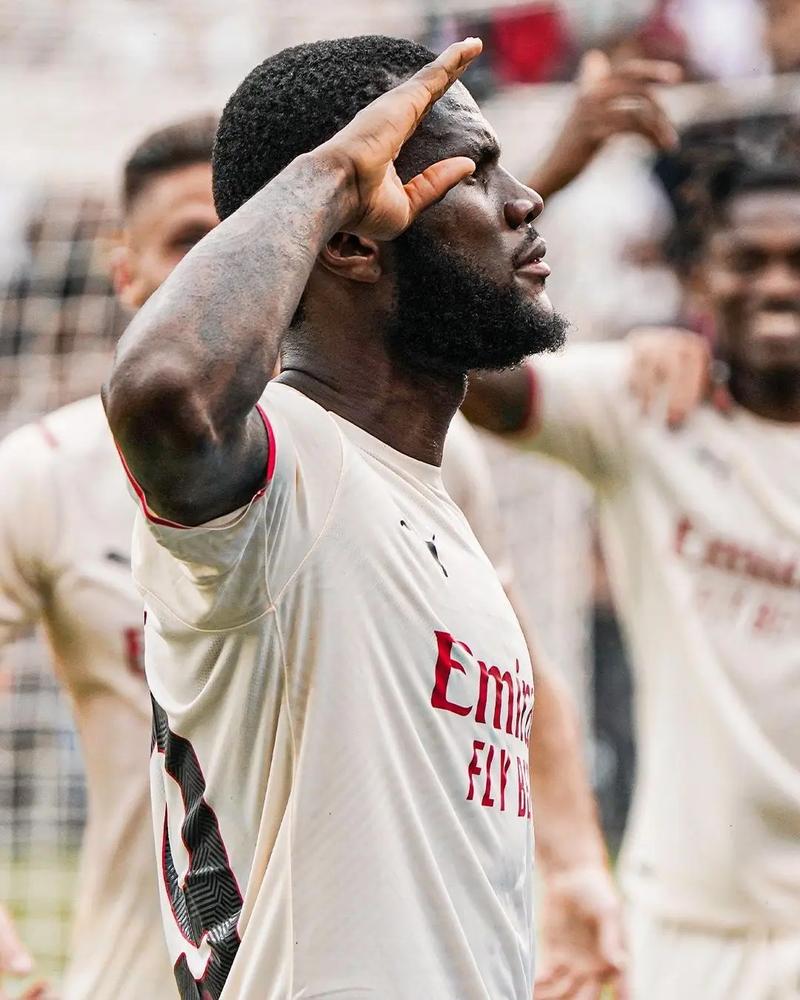 意乙第15轮积分榜更新，巴勒莫威尼斯升至前五（意乙第15轮最新积分：巴勒莫与威尼斯跻身前五）