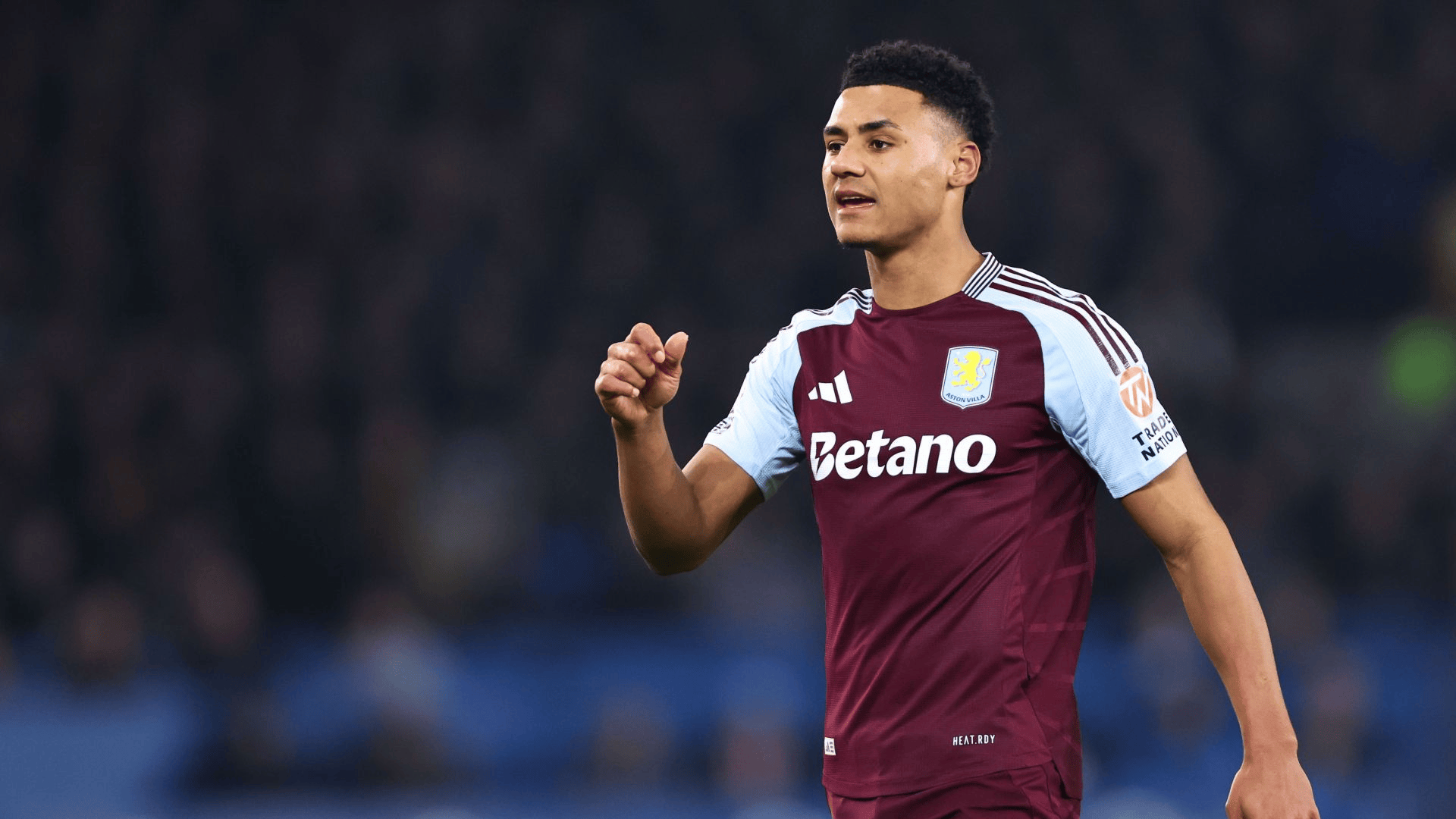 足球曼联门将世界级神扑登上热搜（曼联门将上演世界级扑救，火速登上热搜）