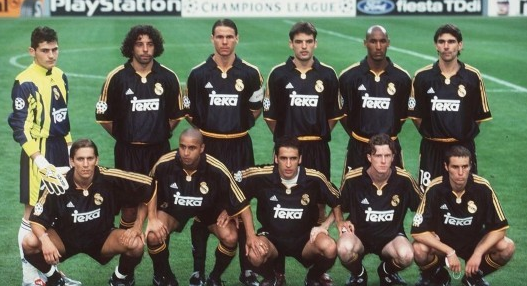 德天空：阿德耶米将参加足球社区活动，作为武器事件的处罚（德天空：阿德耶米因武器事件被罚参与足球公益活动）