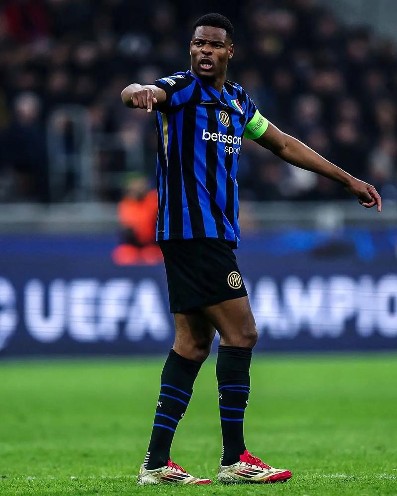 沃尔特马德：我在德国时曾被称为克劳奇，因为觉得我长得像他