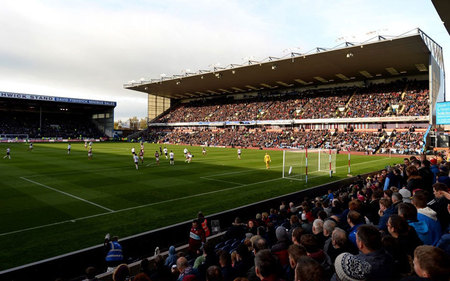 斯卢茨基：这是于汉超生涯最后一场比赛，明年加入申花教练组（斯卢茨基：于汉超完成生涯谢幕战，明年将加入申花教练组）