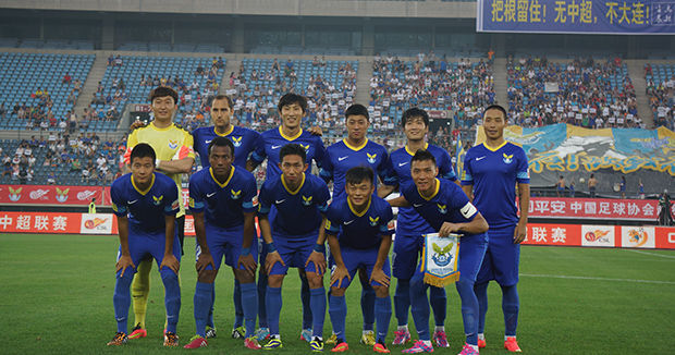 伊涅斯塔：中场球员当教练更能掌控全局，小法现在做得非常好（伊涅斯塔：中场出身的教练更易把控全局，小法执教表现出色）