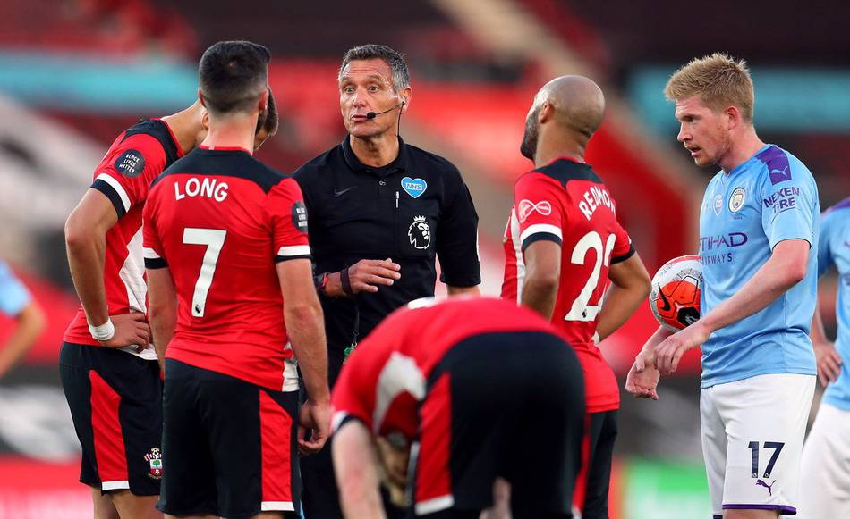 穆里尼奥：平局是我们的责任，但裁判也犯了明显的错误（穆里尼奥：平局我们该负责，但裁判也有明显失误）