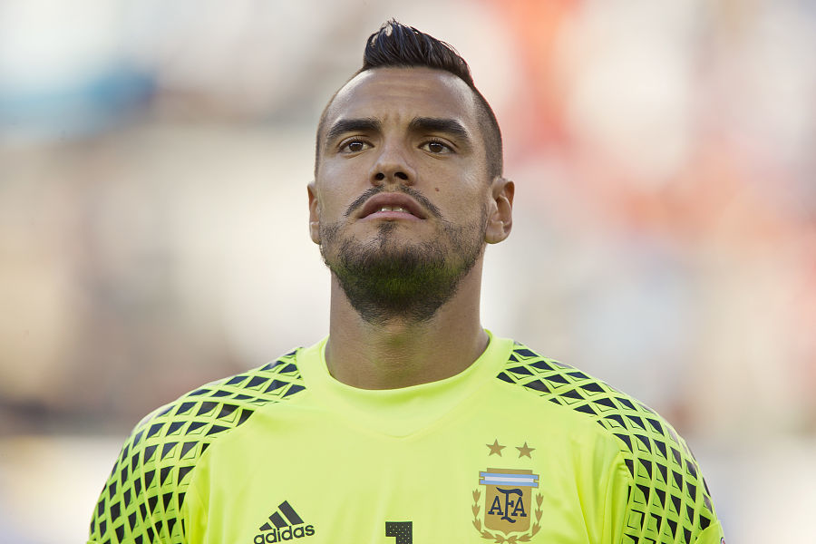 犹他爵士逆转击败篮网，豪取两连胜，马尔卡宁和乔治表现突出，篮网失误和外线投射不佳。（爵士逆转篮网取两连胜，马尔卡宁乔治闪耀，篮网失误多且外线低迷）